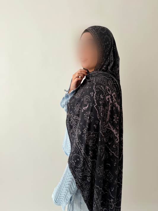 Noor-e-layl Jersey